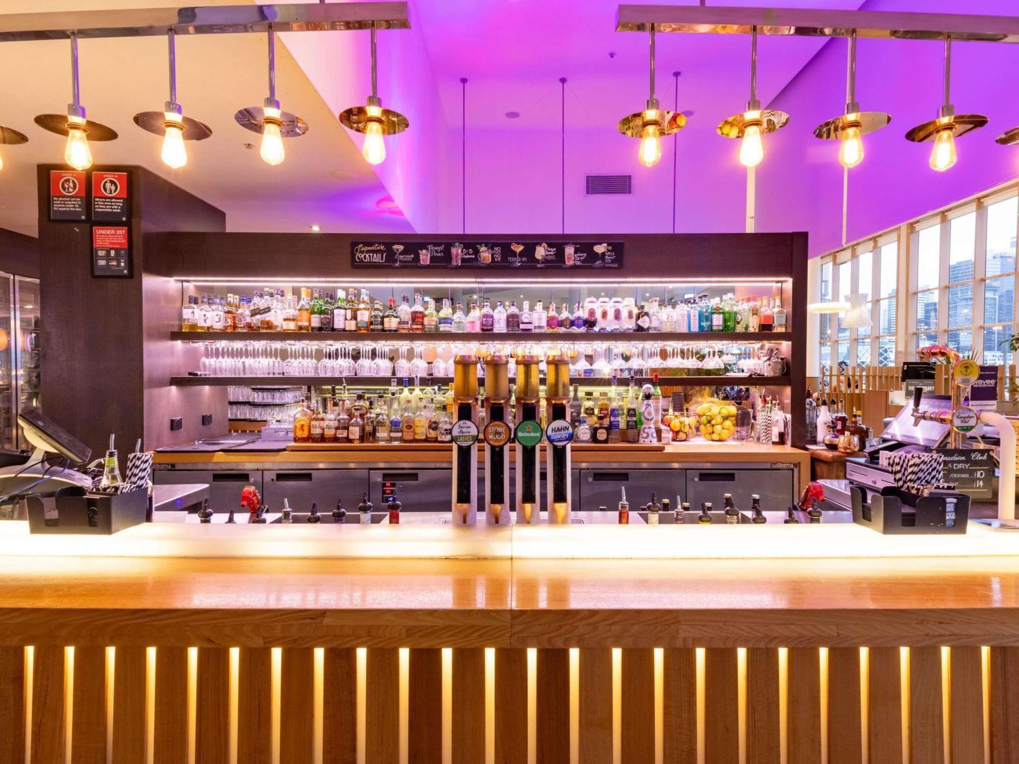 Novotel Darling Harbour 4*